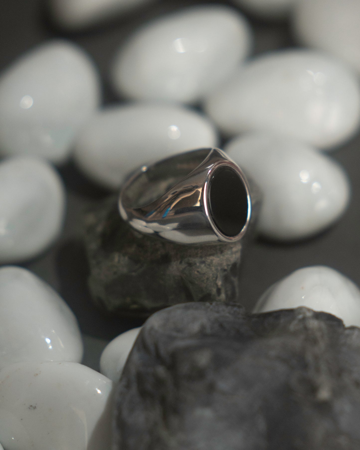 Damazo Oval Onyx Ring