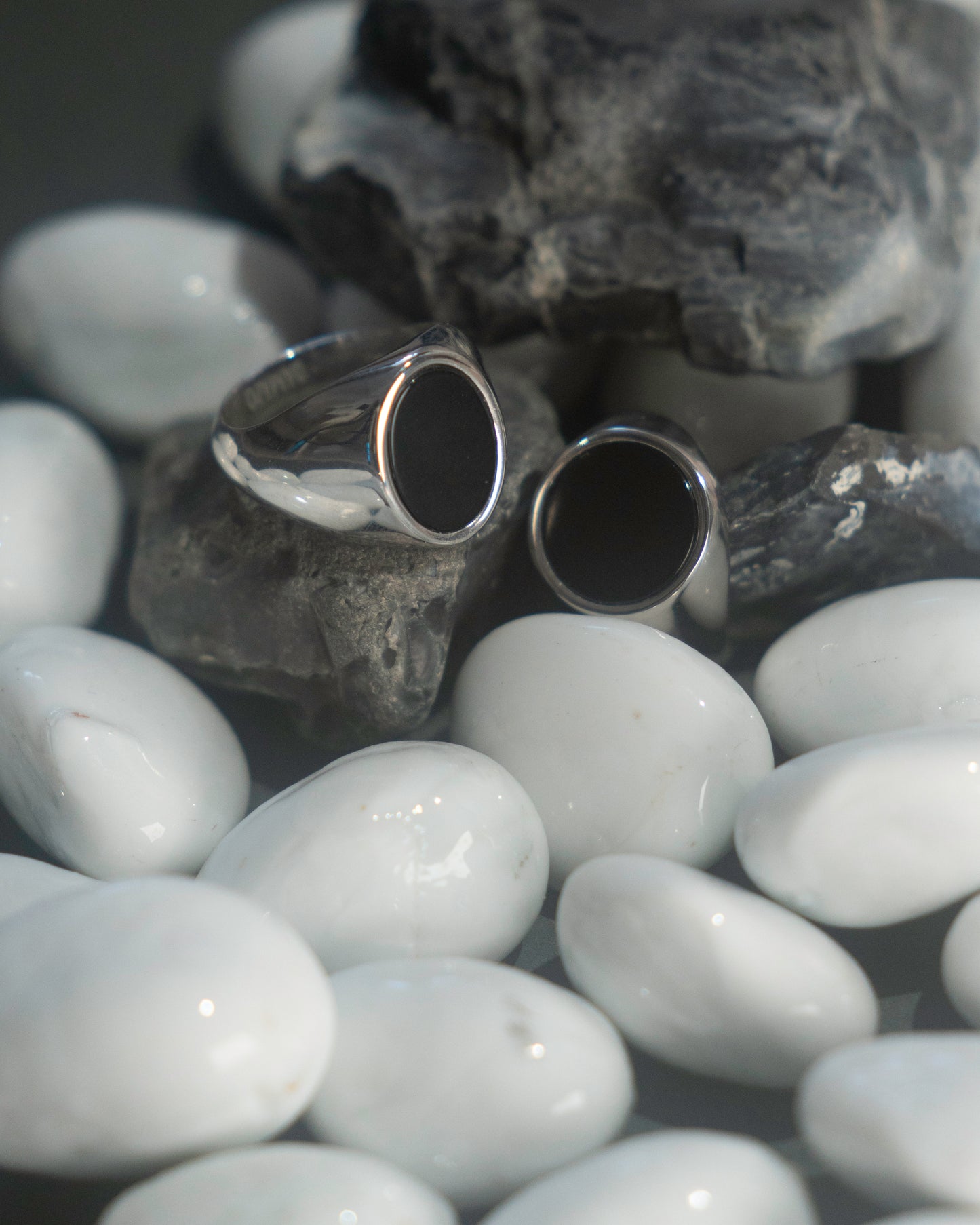 Damazo Round Onyx Ring