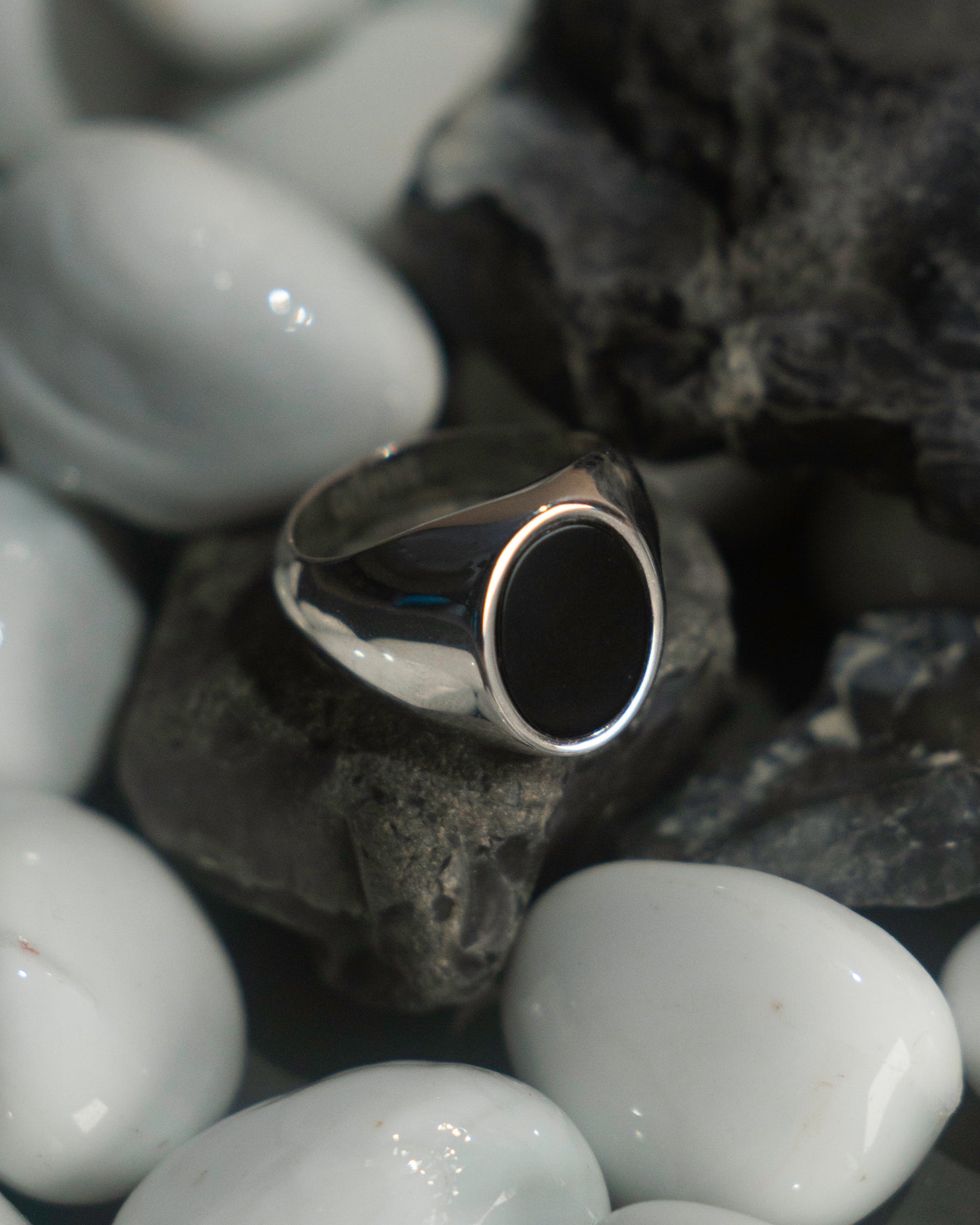 Damazo Oval Onyx Ring
