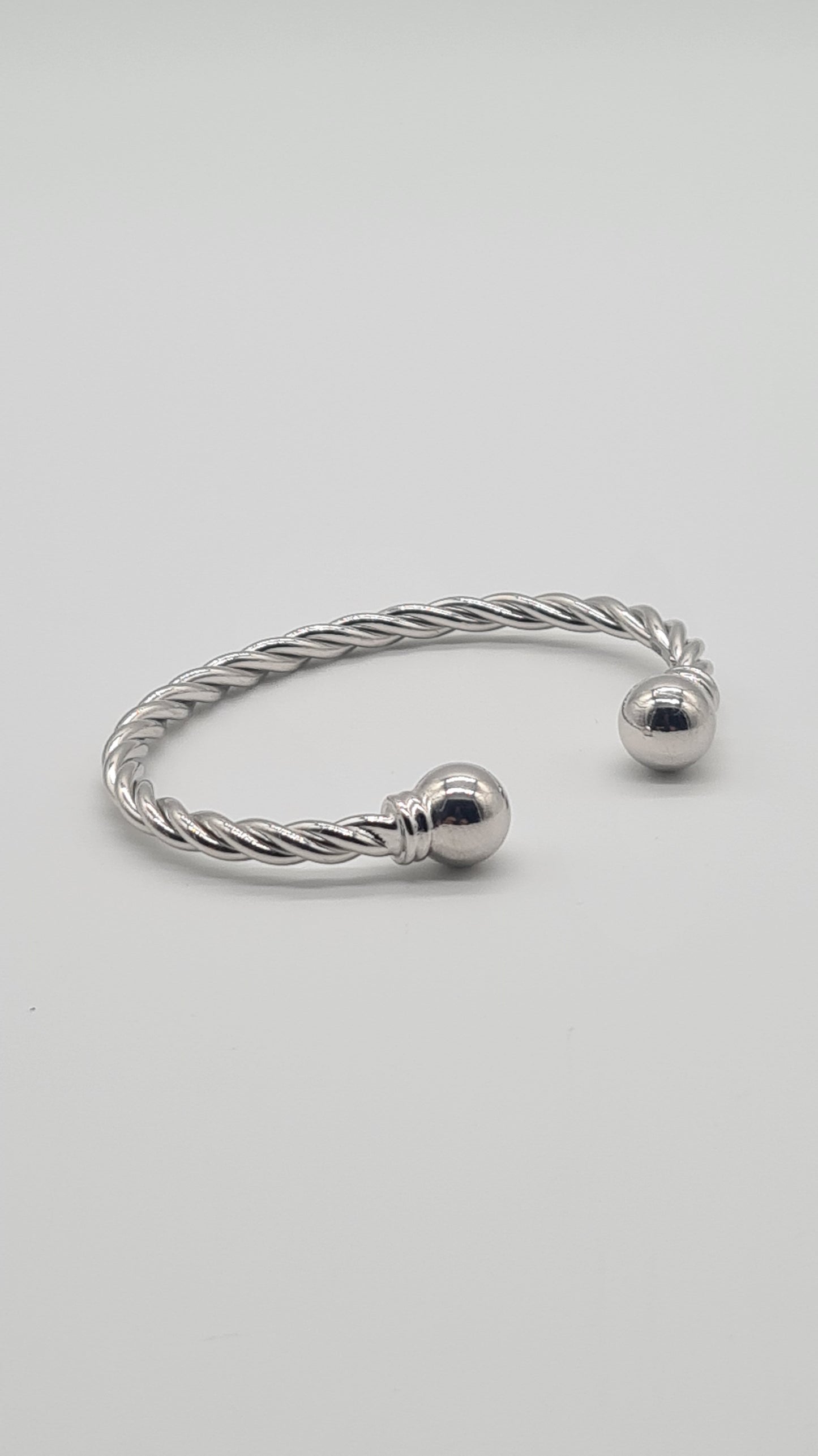 Gent's Torque bracelet - a modern interpretation of the traditional Celtic design