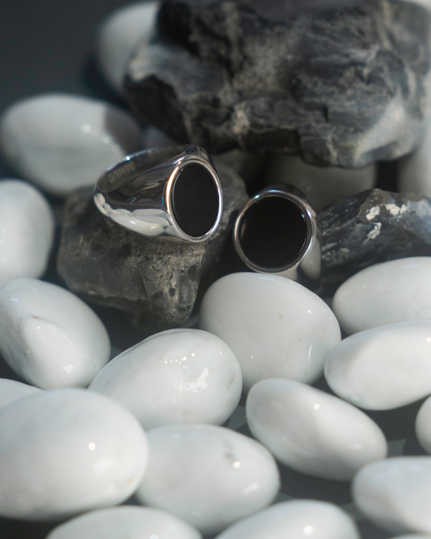 Damazo Oval Onyx Ring