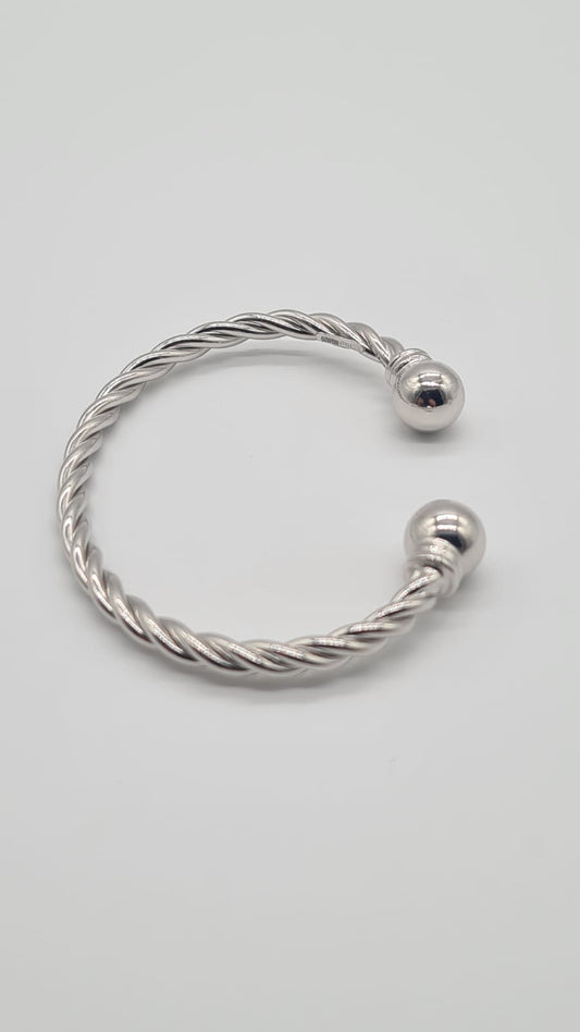 Gent's Torque bracelet - a modern interpretation of the traditional Celtic design